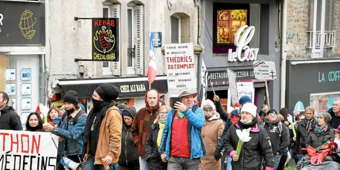 f55119_17a68e0ed5db459fbc8172e6b3316f0fmv2 "Violences lors de la manifestation anti-passe à Vannes : « consterné », le préfet durcit le ton"