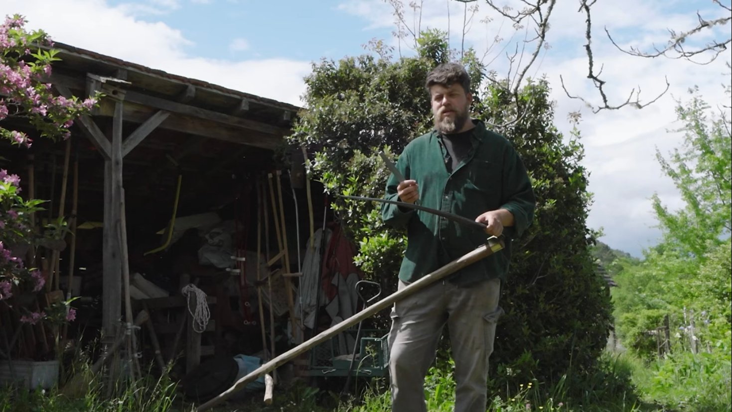 f55119_322966449b49414bbc2012a49699e642mv2 Comment vivre sans pétrole? Avec des outils ancestraux