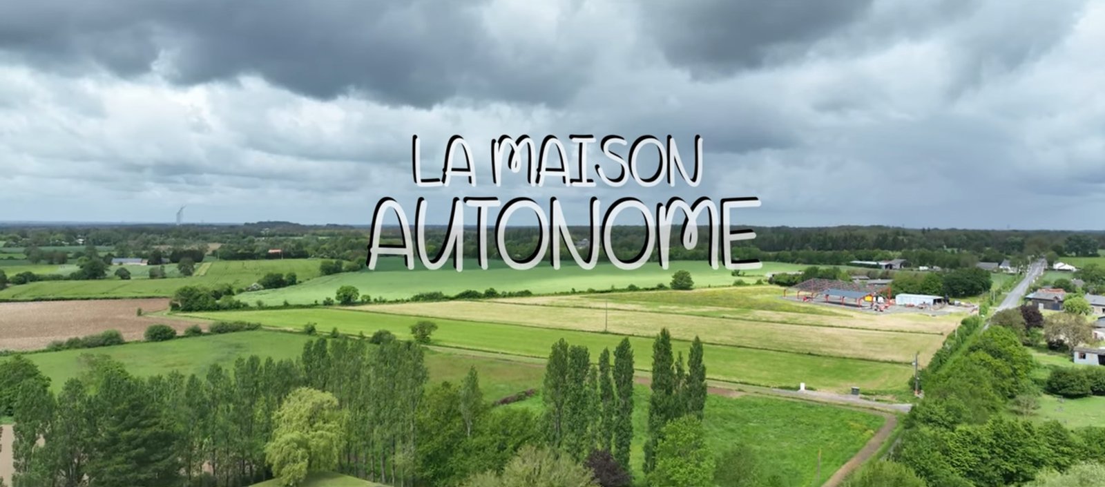 f55119_7ca020ff7e12445abd06a0d24fc7d39cmv2 La maison autonome de Patrick et Brigitte Baronnet