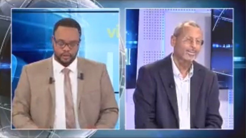 f55119_996d8ee681f74538830bfa255efa7f55mv2 Discussion hallucinante hors antenne entre un médecin et un journaliste